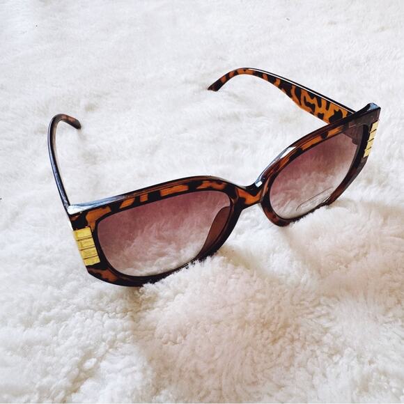 Rosy Tortoise Brown Cat Eye Oversized Sunglasses - Picture 6 of 11